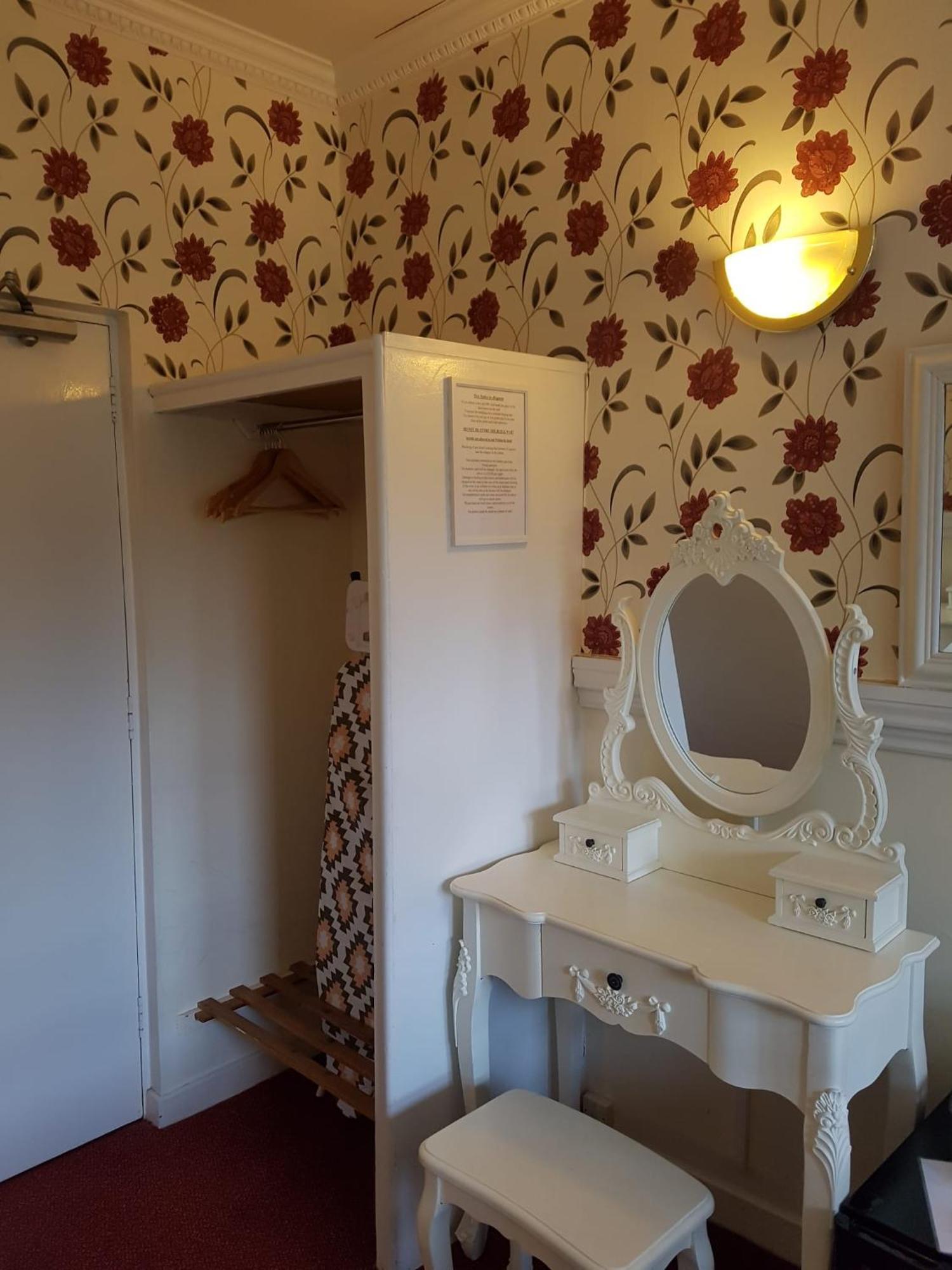 באנבורי The Lismore Hotel חדר תמונה