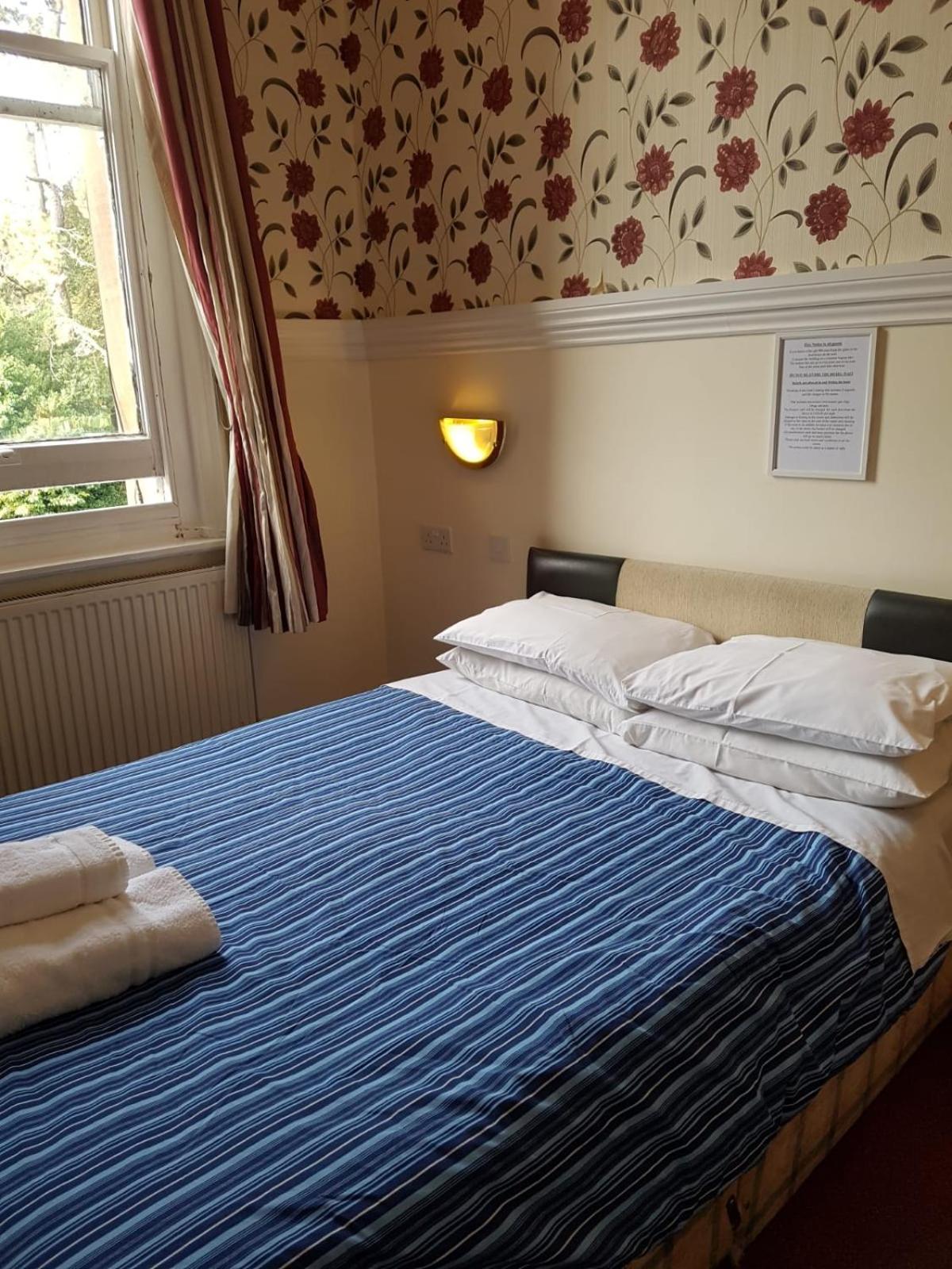 באנבורי The Lismore Hotel חדר תמונה